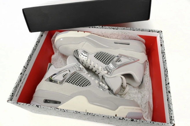 One Kick WMNS AQ9129-001 Jordan Moments 4 Air Frozen 0731